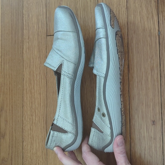 Gently used Metallic Canvas Flats - Size 8.5 - Picture 3 of 9